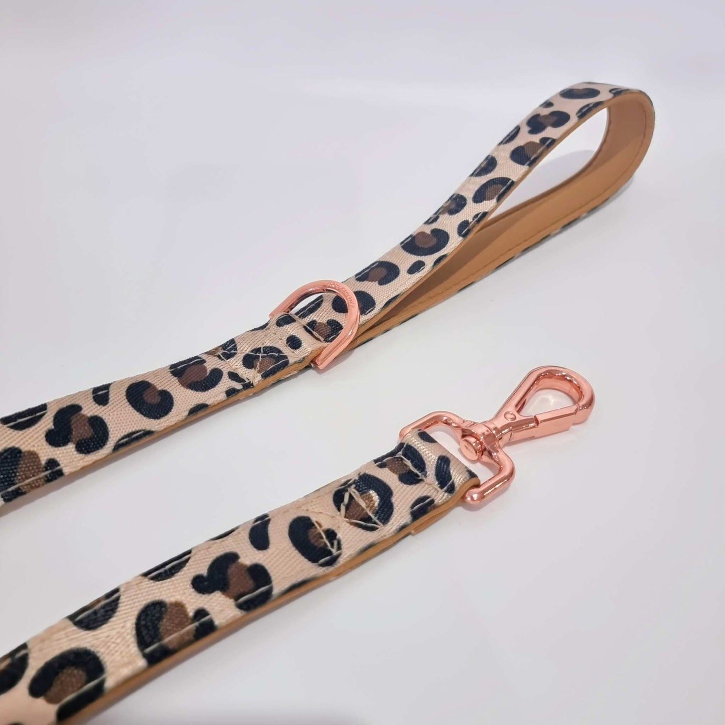 Leopard dog lead
