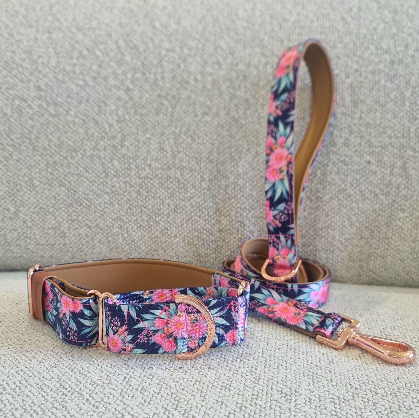 Floral dog collar and leash set with bright blue and pink colours